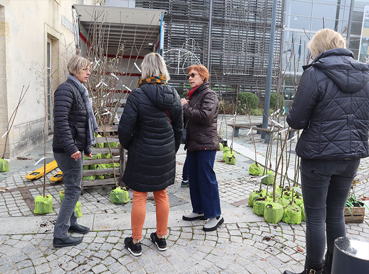 distribution au marché du centre-ville le 26 novembre